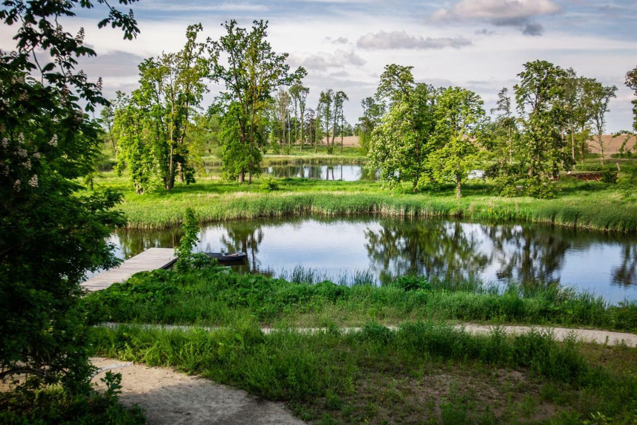 Palac Komierowo Sepolno Krajenskie ภายนอก รูปภาพ