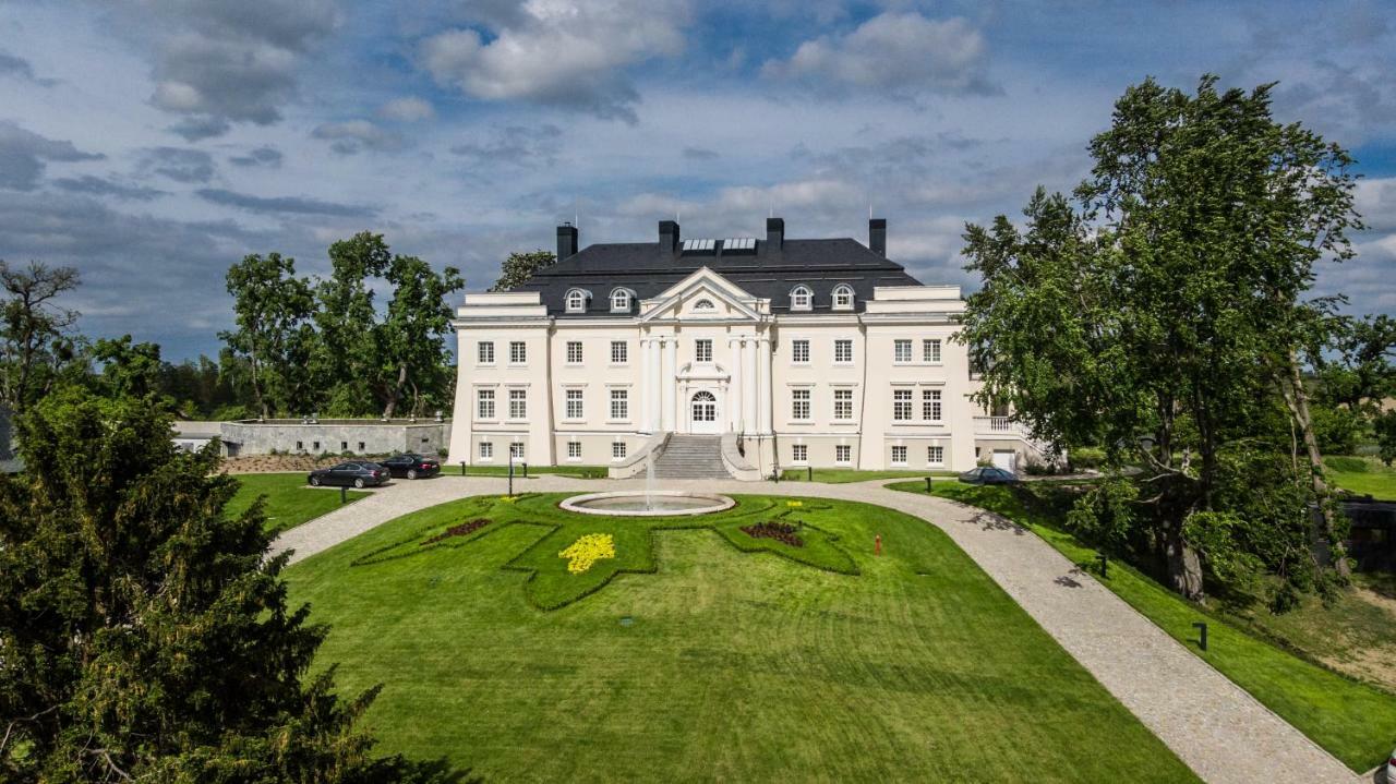 Palac Komierowo Sepolno Krajenskie ภายนอก รูปภาพ