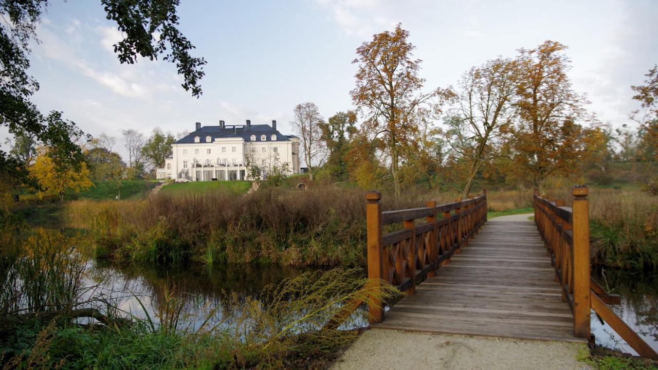 Palac Komierowo Sepolno Krajenskie ภายนอก รูปภาพ