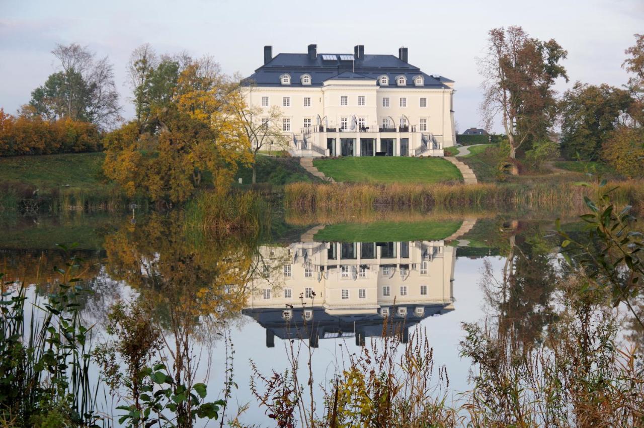 Palac Komierowo Sepolno Krajenskie ภายนอก รูปภาพ
